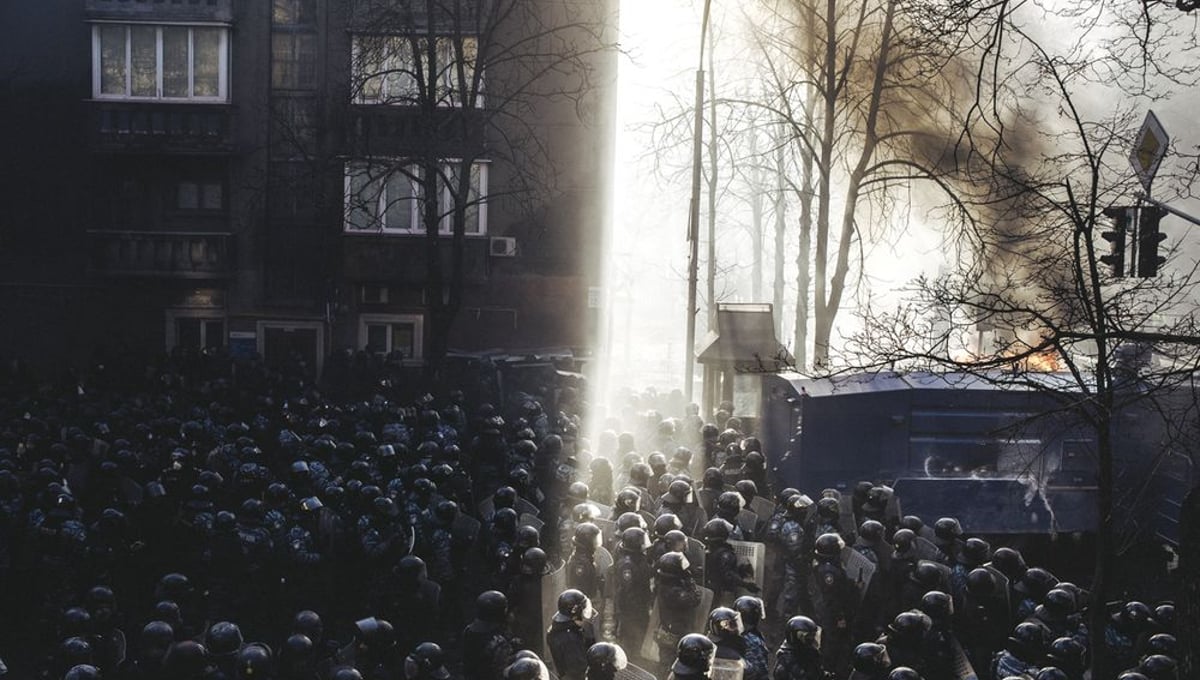 Riot police began to storm Maidan after clashes on Shelkovichna street. Kiev, Feb. 18, 2014.