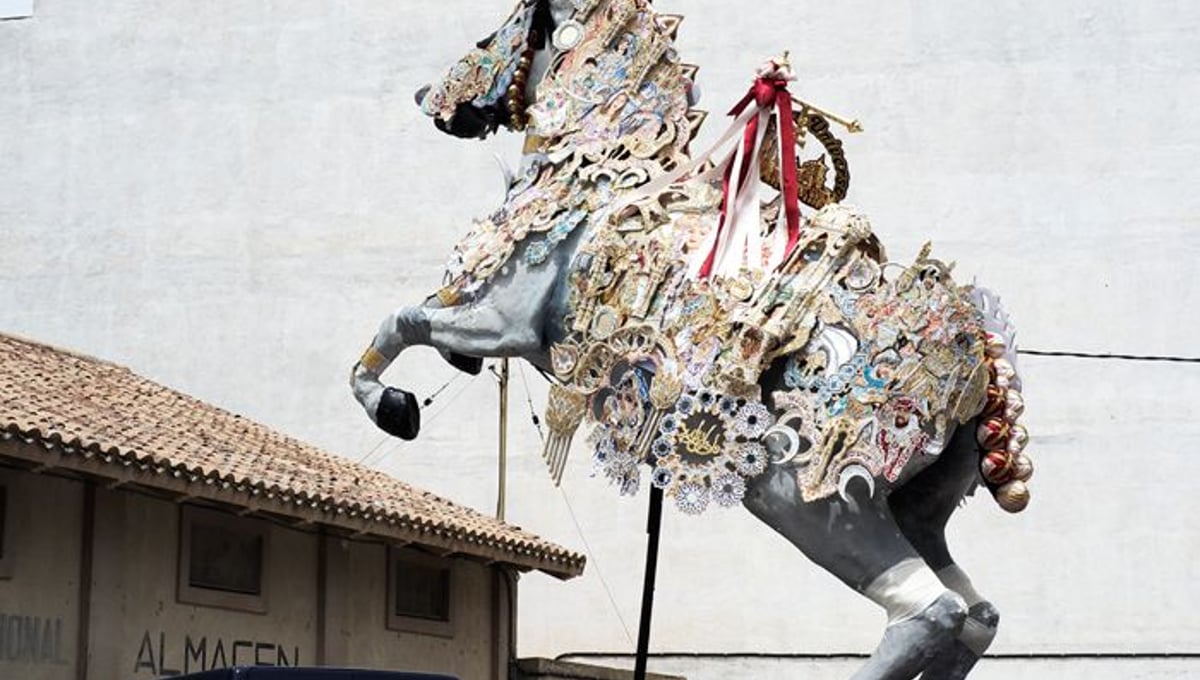 Horse sculpture