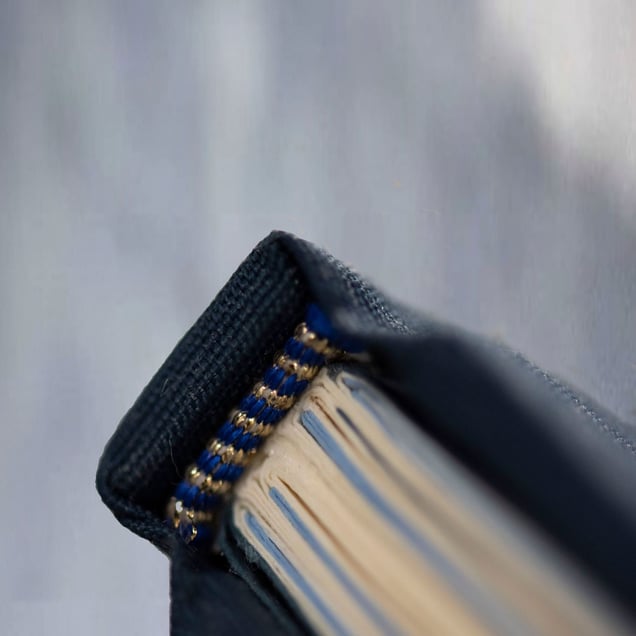 Book Detail: Maruschak included more than six kinds of paper in the book.