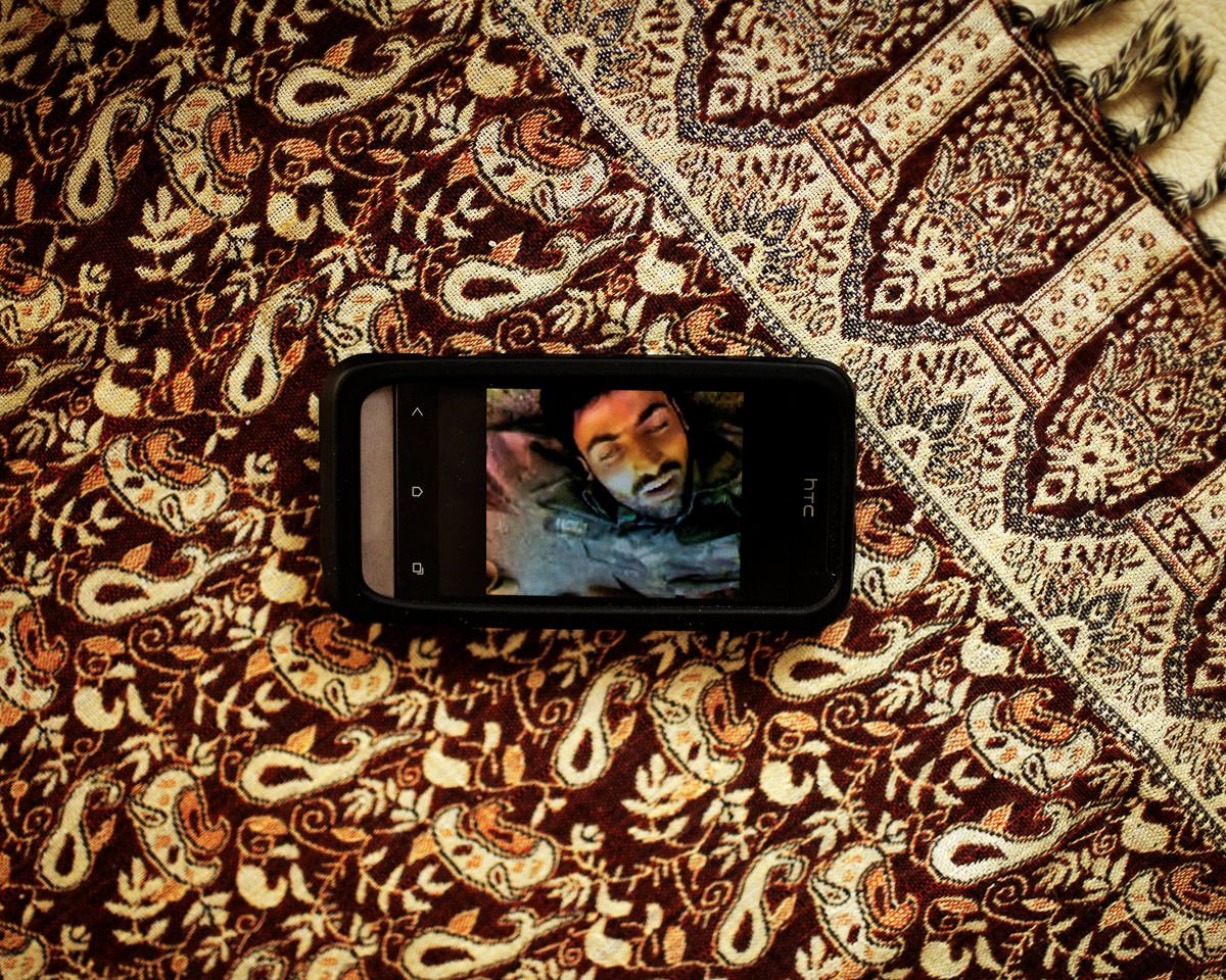 Outside Syria, Outside Camps