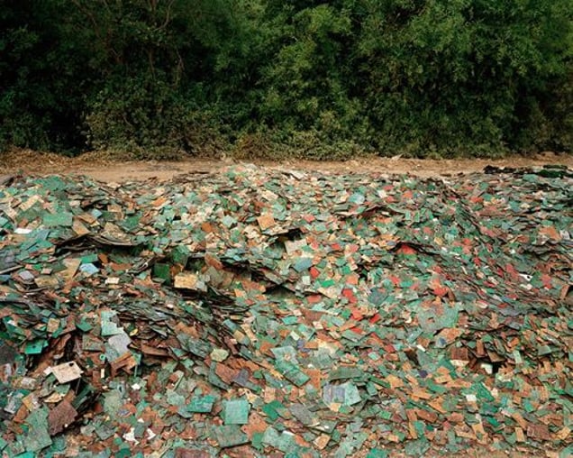 China Recycling #9, Circuit Boards, Guiyu, Guangdong Province, 2004 © Edward Burtynsky