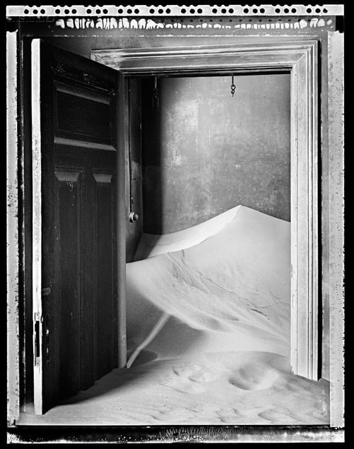 Abandoned: Namib Desert © Elaine Ling