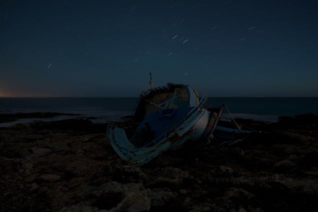 On August 27th, 2013, a boat arrives on the rocks of Fanusa (Siracusa) © Massimo Cristaldi