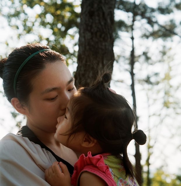 From the series "Mother" (South Korea) © Agnès Dherbeys