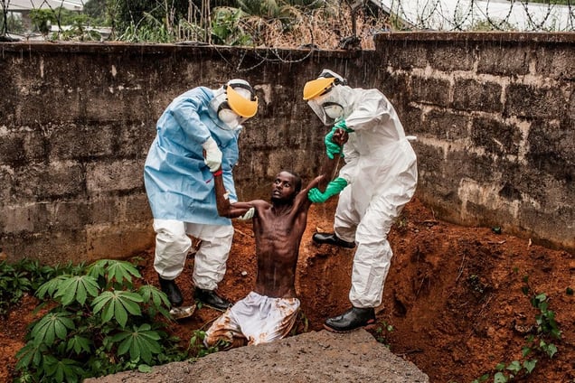 The Viral Insurgent: Ebola in Sierra Leone. General News Stories, 1st place. Pete Muller, USA, Prime for National Geographic / The Washington Post.