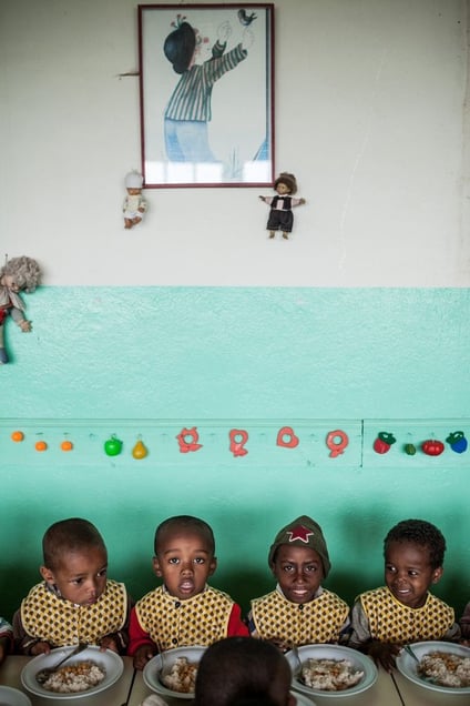 MANANTENASOA - Lunchtime for kindergarten kids