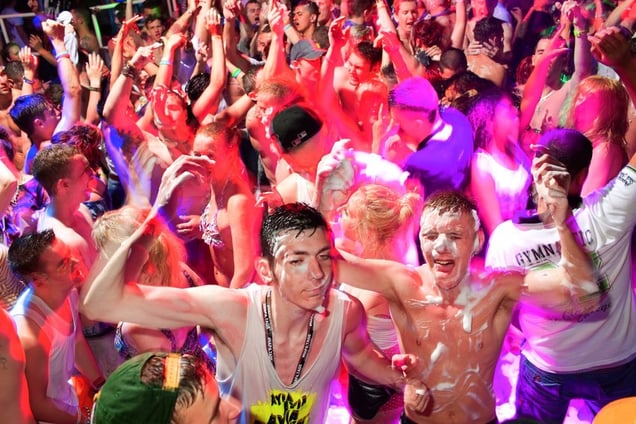 From the series "The British Abroad" (Abroad) © Peter Dench