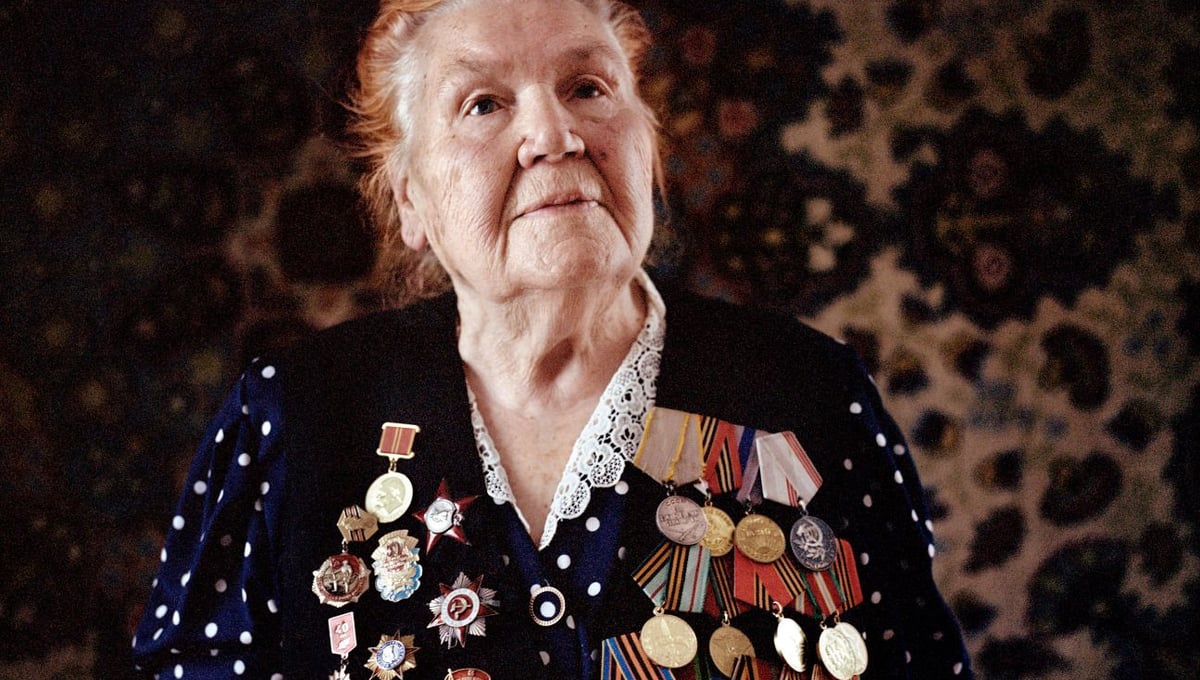 Zinaida Konstantinovna, Grodno, worked for army communications. From the series, "I Reminisce and Cry for Life (Women veterans of II World War in Belarus)" © Agnieszka Rayss. Finalist, LensCulture Exposure Awards 2013.