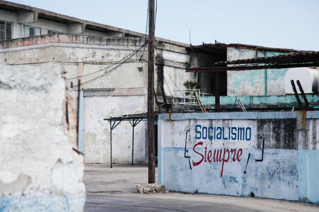 “Socialismo Siempre” sign © Mariette Allen
