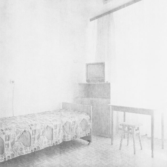 "Symptoms became strong when I was 19 years old. I had a very strong heartbeat and it accelerated. A normal rhythm is 60-70 beats per minute. Mine wasbeating at 120-130 and this caused a very strong tremor in my hands. I wasstudying to be an architect at the architectural department and I realized that thetremors were preventing me from working, preventing me from completing mycourse. I could not