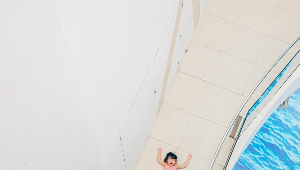 © Adam Birkan