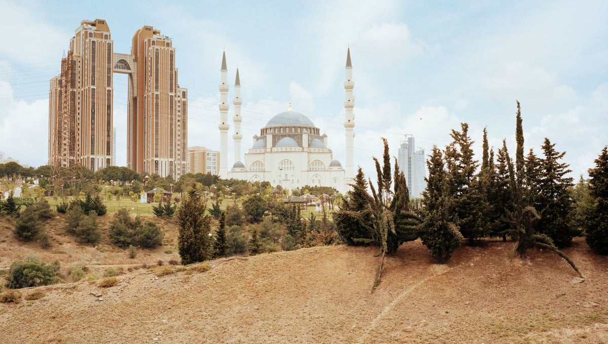 Atasehir Mimar-Sinan Mosque, Atasehir, Istanbul, 2015, completed in 2012