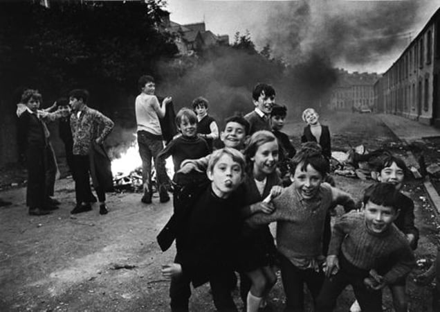 Northern Ireland. Londonderry. 1970. From the book "War Photographer: Between Shadow and Light" © Christine Spengler