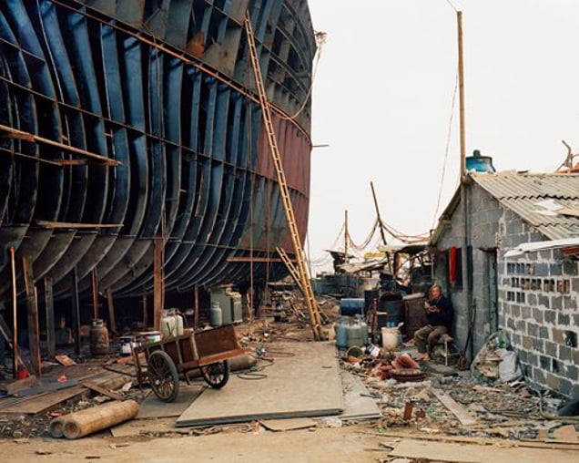 Shipyard #21, Qili Port, Zhejiang Province, 2005 © Edward Burtynsky