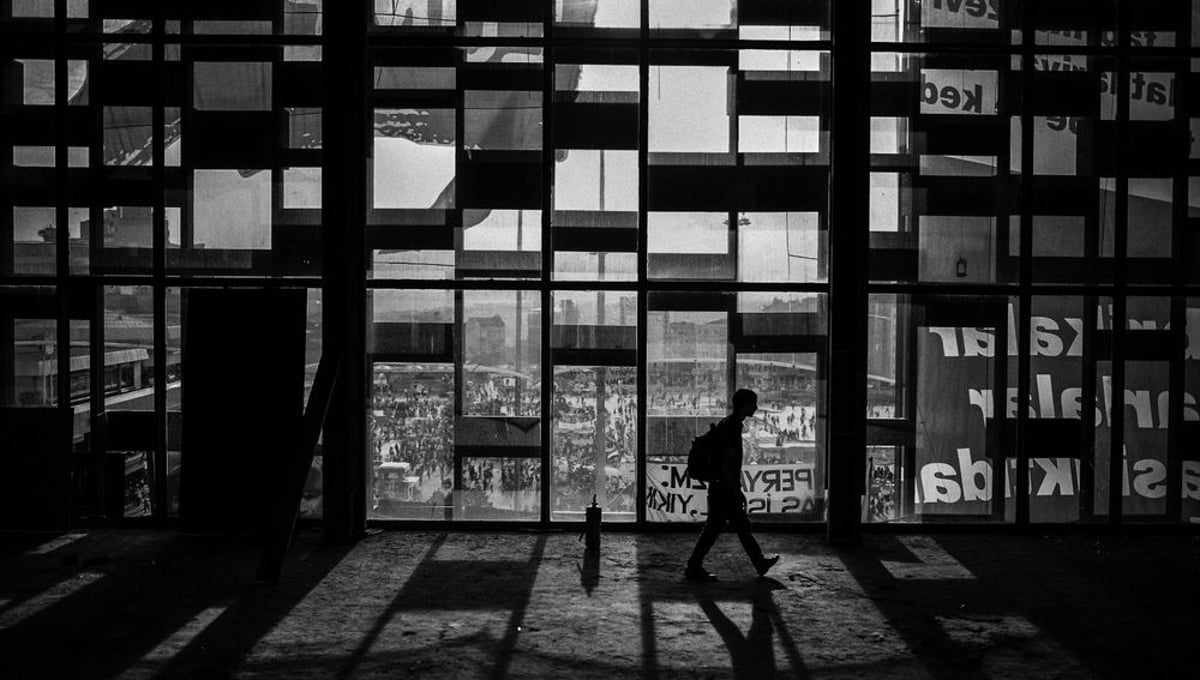 After the police withdrew from Taksim Square, protesters took control of Gezi Park and continued their protests against the government for another 15 days. From the series "Witnessing Gezi" © Emin Ozmen