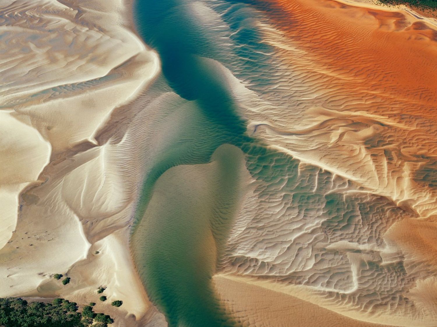 Abstract Earth - Photographs and text by Richard Woldendorp