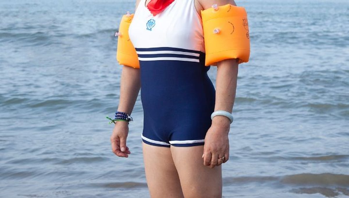 Chi_14_Swimmer_047