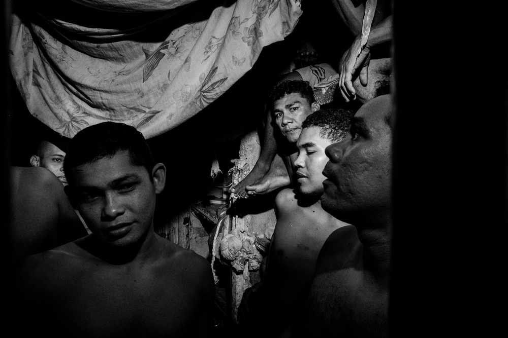 Ta Cheio: It's Too Full - Photographs and text by Tommaso Protti