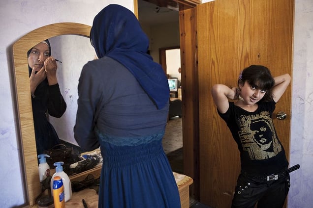 Wearing Makeup
From the series "Eighteen" © Natan Dvir