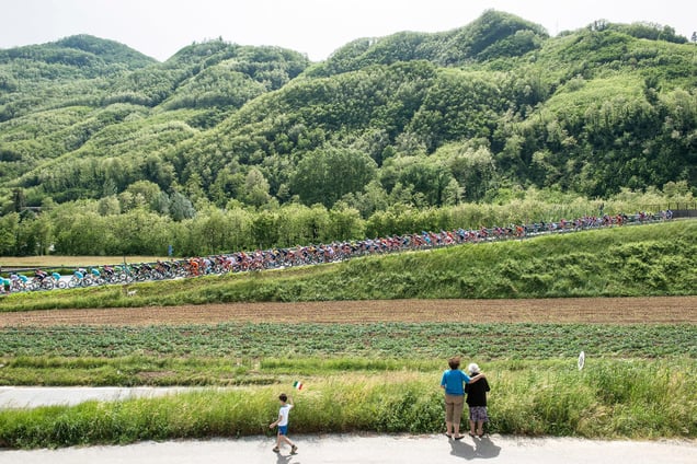 Stage: Tuscany. Garfagnana. This stage is the first summit finish.