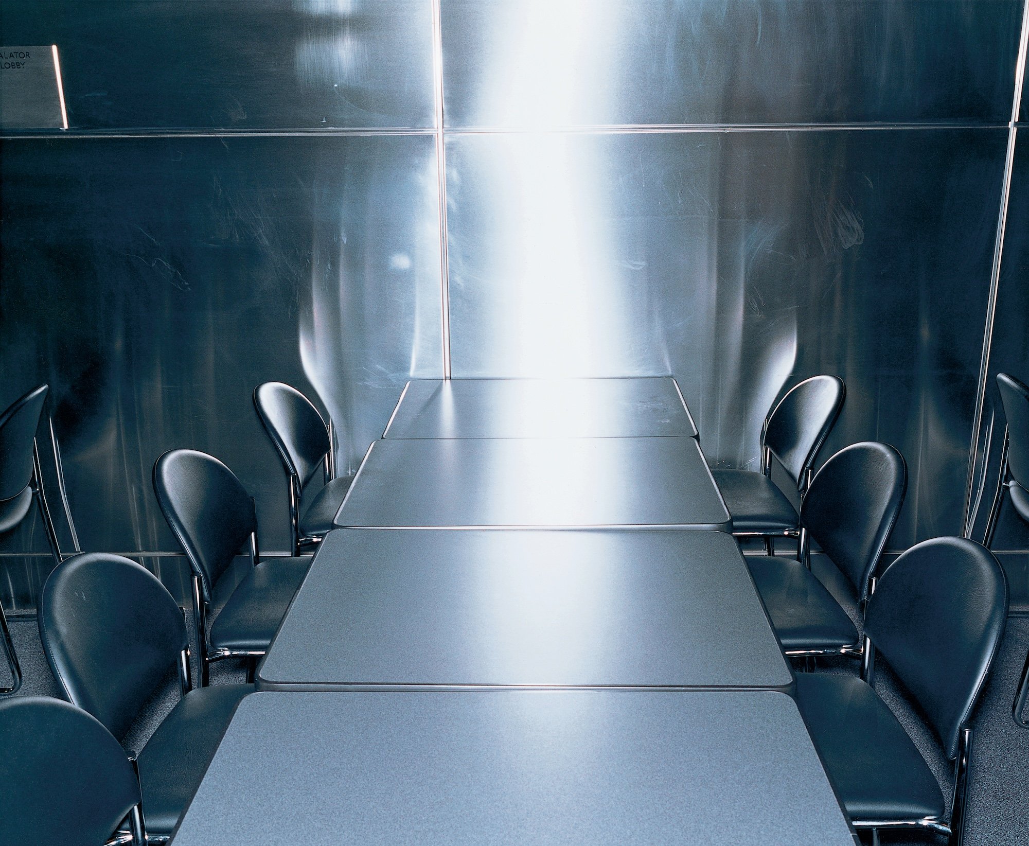 Office, 11: Investment bank, New York 1997 © Lars Tunbjörk 2024 courtesy Loose Joints