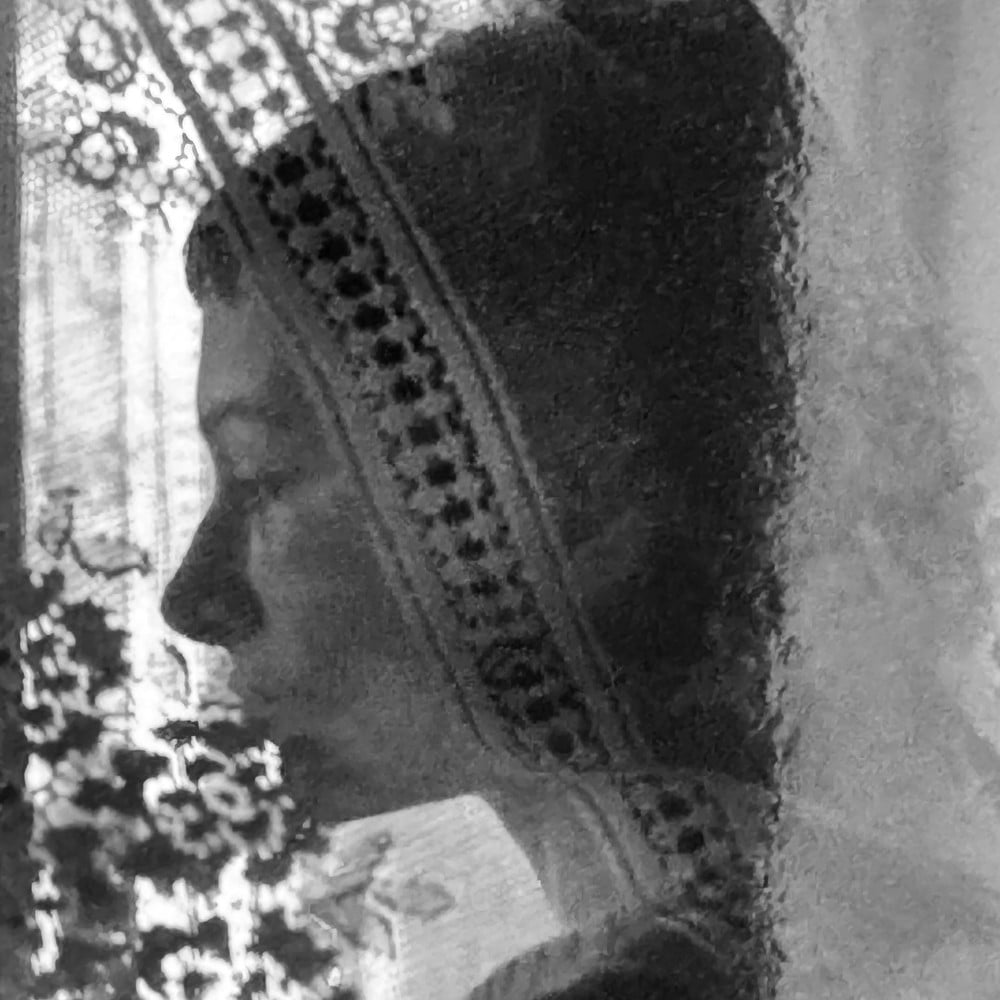 Born Enigmatic: My Sister's Schizophrenia