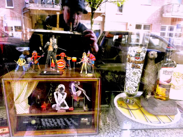 "MIND MUSIC HALL" or "CALL OF BALLROOM BLITZ SHEEP DATING OF THE BEAUTY QUEENS OF SHEBA" "AUFRUF ZUM BALLROOM BLITZ SCHAFSDATEN DER SCHONHEITSKÖNIGINNEN VON SABA"