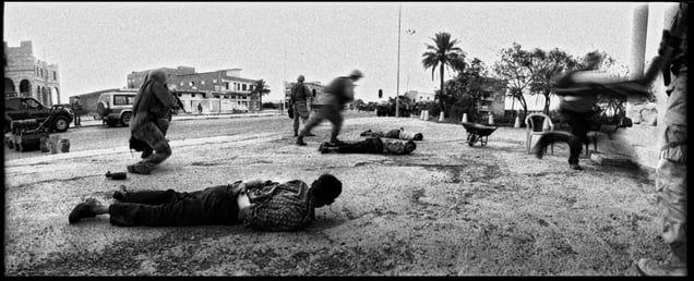 Iraq, under fire Tikrit, 2003