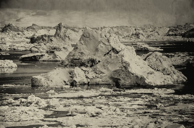 69º 6' 36" N 51º 5' 24" W